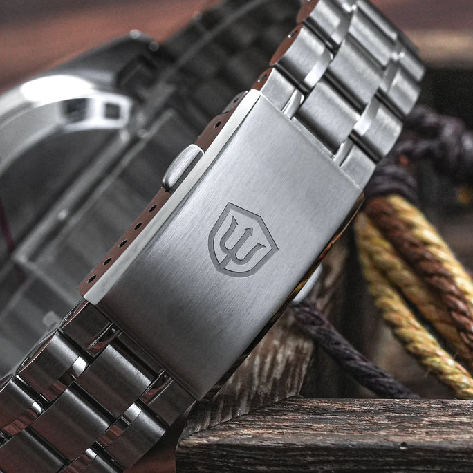 Luxury Quartz Chronograph Watch with Sapphire Glass