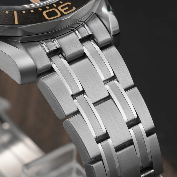 Luxury Watch – A Reinterpretation of the Iconic Seamaster Diver 300